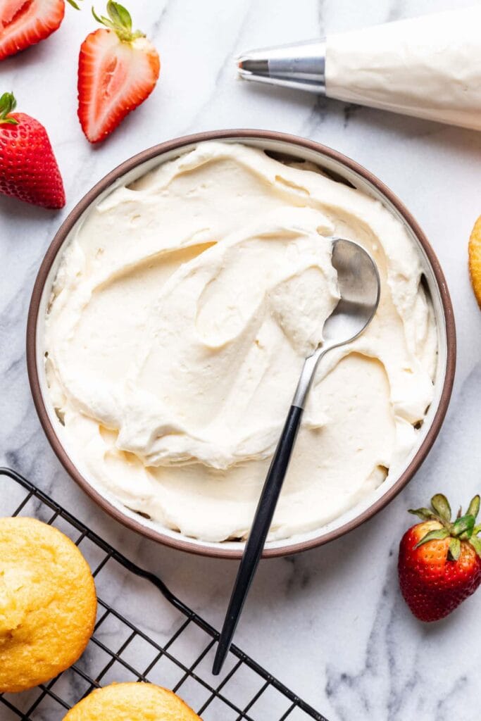 Delicious Whipped Cream Frosting Recipe