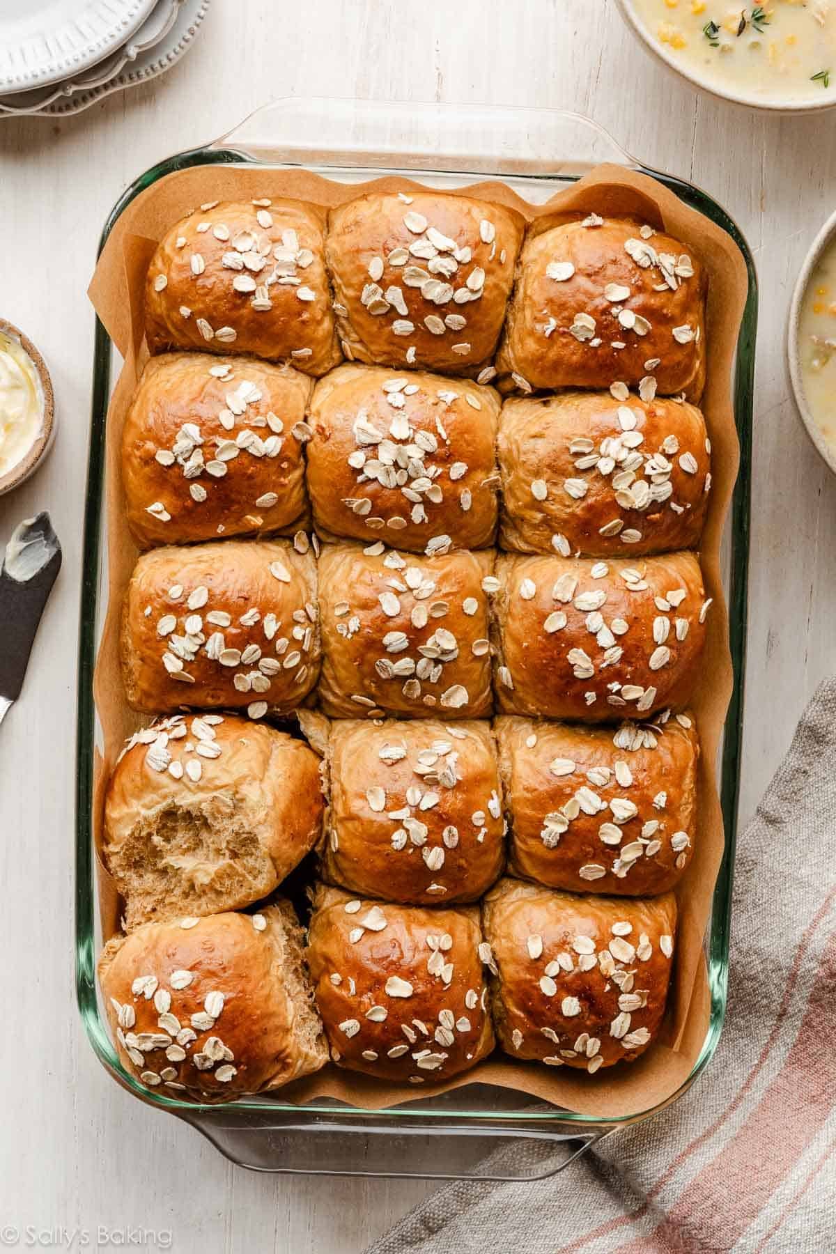 Oatmeal Molasses Dinner Rolls Recipe