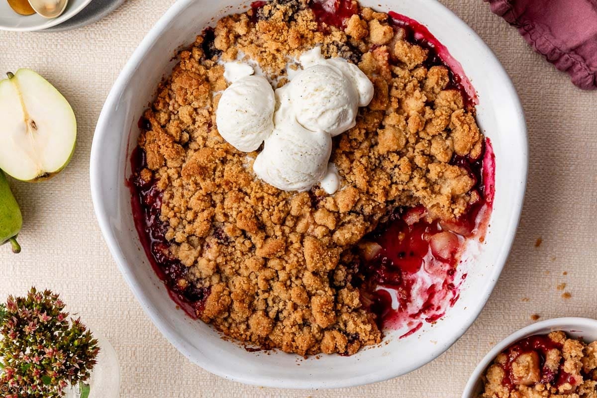 Spiced Pear and Berry Crumble Recipe