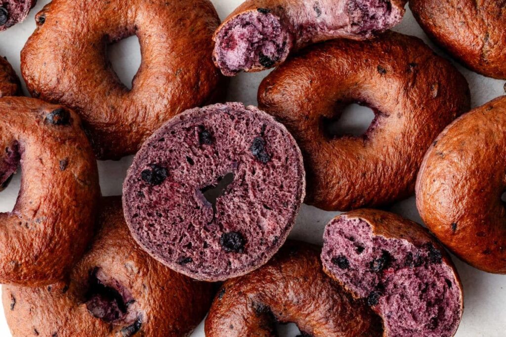 Delicious Homemade Blueberry Bagels Recipe
